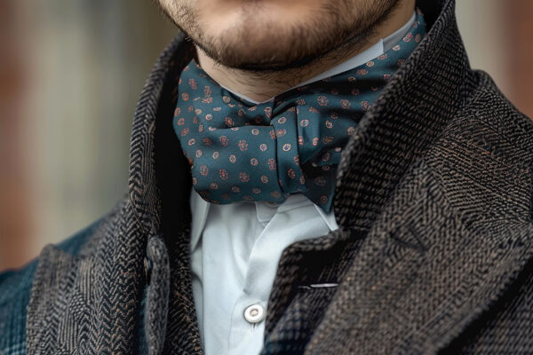 cravat type of tie