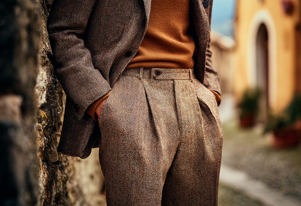 Donegal wool trousers with pleats, camel sweater